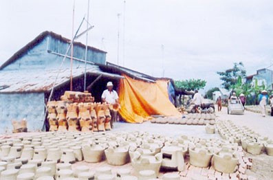 Dau Doi, a traditional ceramic village in Hon Dat - ảnh 1